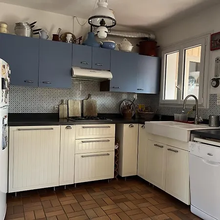 Maison Familiale A 100m De La Plage - 6 Couchages, Terrasse Couverte, Proche Centre Et Commodites - Fr-1-612-129 *